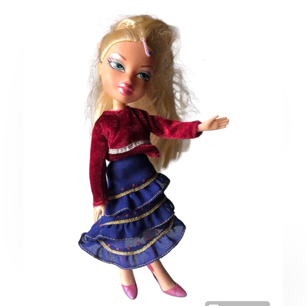 BRATZ 10” DOLL, GENIE MAGIC CLOE  MGA 2001 With Outfit Shown